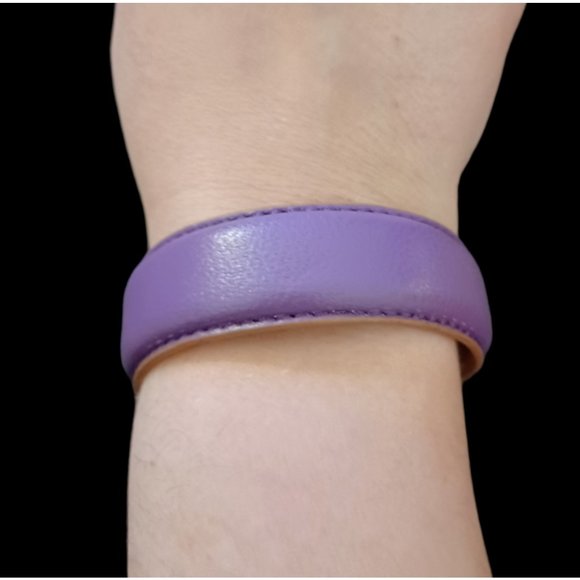Michael Kors Genuine Leather Purple Open Cuff Bracelet With Silver Accents 7" - Picture 1 of 9